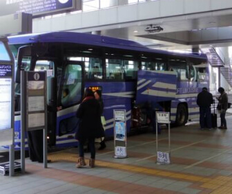 関西国際空港に停車している空港リムジンバス